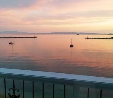 Loutraki Apartment | Villa Evmenia Panoramic sea view & Sea front apartments
