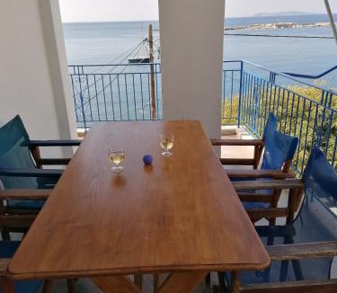 Loutraki Apartment | Villa Evmenia Panoramic sea view & Sea front apartments