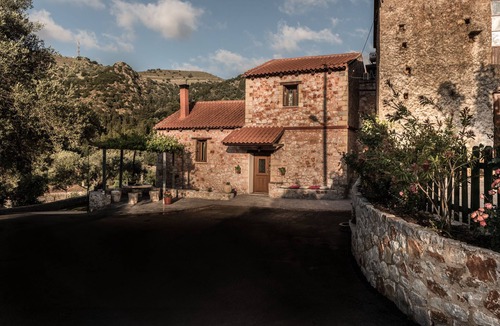 Thimia Villa | Villa Fabrica traditional house