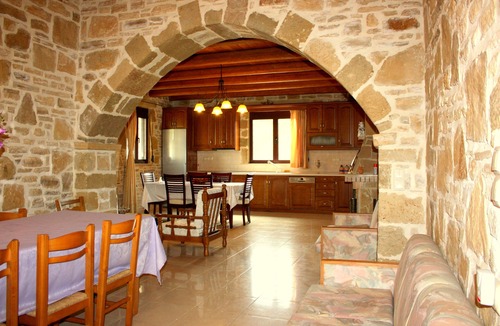 Faneromeni House | Villa Fabrika - Recent stone-built house in a traditional village of south Crete