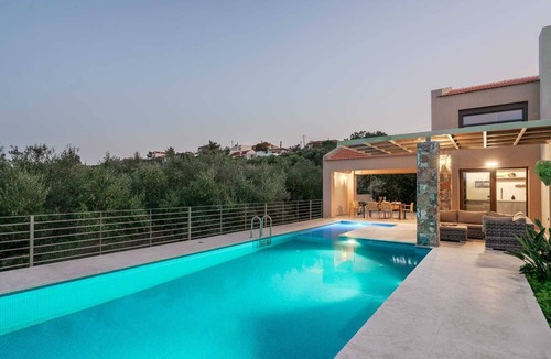 Kefalas Villa | Villa Fos | Private pool, elegance & seaview!