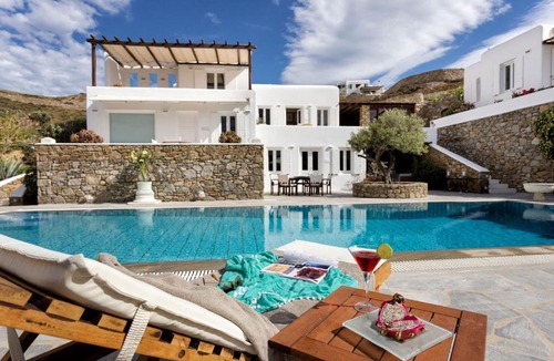 Ftelia Apartment | Villa Galaxy & Suites, Mykonos-Ftelia