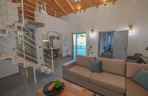 Kefalas Villa | Villa Garifalia with Sauna & Hydromassage
