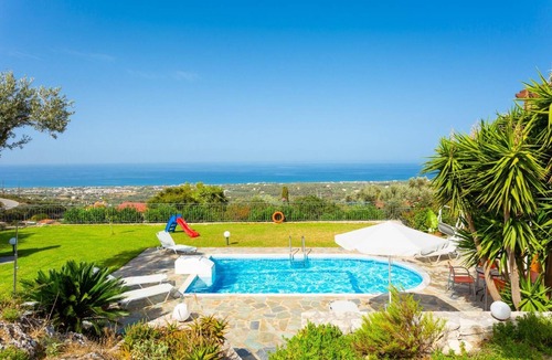Maroulas Villa | Villa Garifallia - Three Bedroom Villa, Sleeps 6