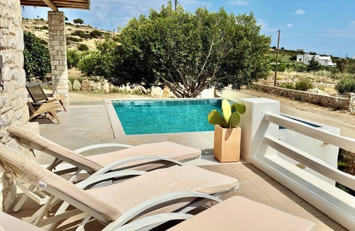 Aliki Villa | Villa Giorgianna - near Aliki beach with pool