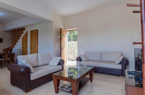 Gavalochori Villa | Villa Giorgos by PosarelliVillas