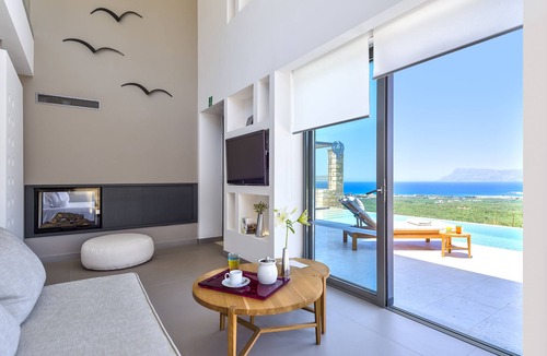 Kissamos Villa | Villa Harmony - private - infinity pool sea views throughout the house