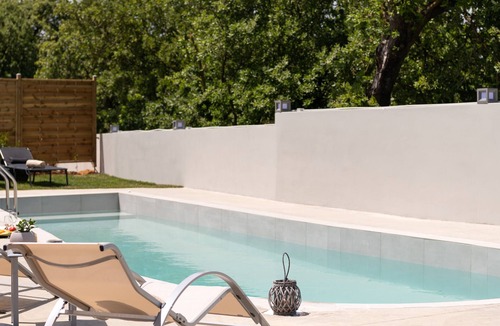 Monopari Villa | Villa Hercules Refreshing Pool & Hydromassage