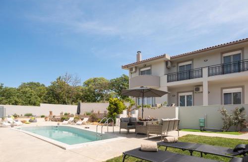 Monopari House | Villa Hercules - Refreshing Pool & Hydromassage