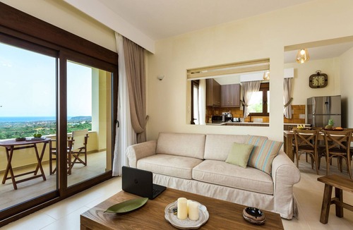 Skouloufia Villa | Villa in Arkadi with Private Pool & Sea Nearby