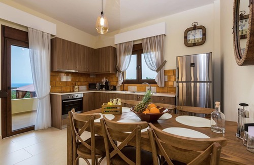 Skouloufia Villa | Villa in Arkadi with Private Pool & Sea Nearby
