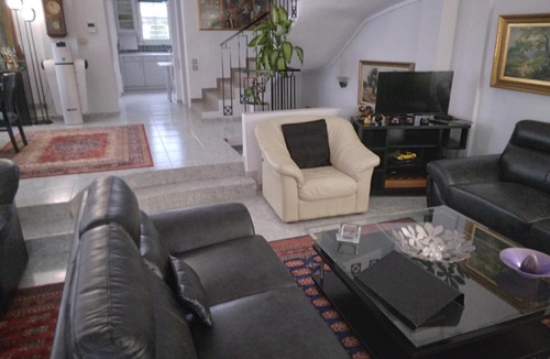 Panorama Villa | Villa in Panorama, Thessaloniki, with a swimming pool. Host: Mr. George