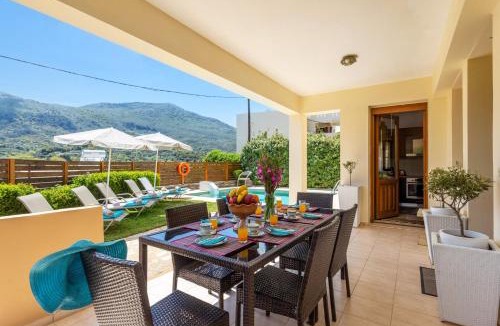 Chromonastiri Villa | Villa Irines House by Villa Plus