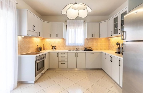 Houdetsi Villa | Villa Ismini 3 bedrooms with pool , sea view and e-car charger