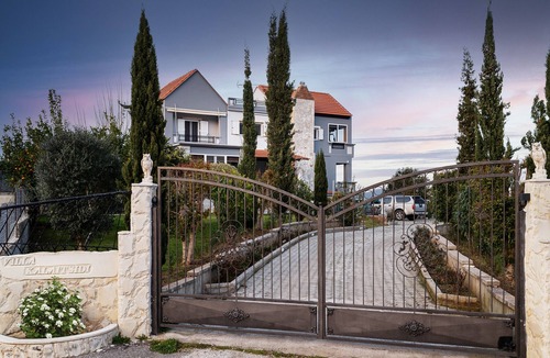 Vatolakkos Villa | Villa Kalaitsidis Imperial Style Villa