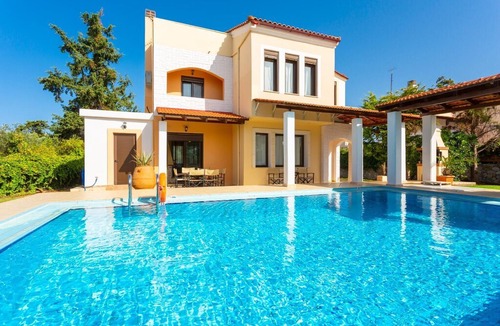 Kefalas Villa | Villa Kefalas: Large Private Pool, A/C, WiFi