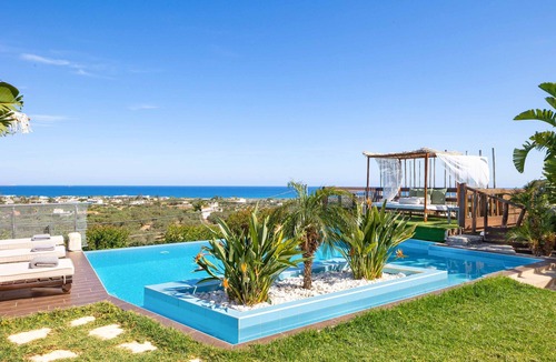 Skotino Villa | Villa Konstantinos - Three Bedroom Villa, Sleeps 6