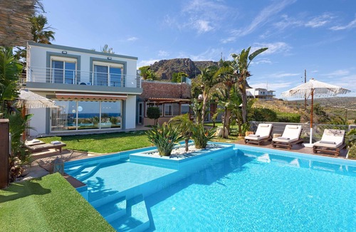 Skotino Villa | Villa Konstantinos - Three Bedroom Villa, Sleeps 6