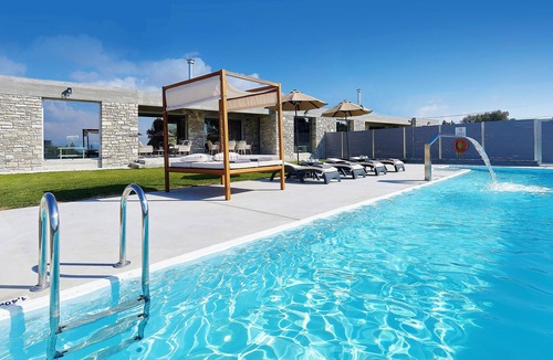 Kamilari Villa | Villa Kori 2 bedroom villa with a private pool, sleeps 6