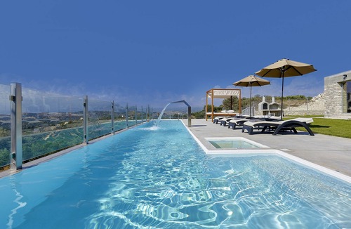 Kamilari Villa | Villa Kori 2 bedroom villa with a private pool, sleeps 6
