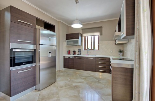 Kalyves Villa | Villa Kostantina - Holiday villa with private pool 2km from the sea in Crete, Greece