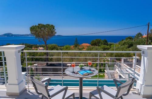 Tzamarelata Villa | Villa Loel