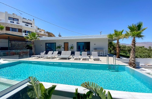 Kissamos Villa | Villa Lydia with a heated indoor pool