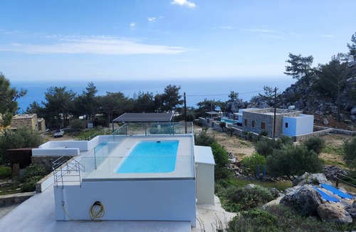 Anatoli House | Villa M - Villa with private pool and yard