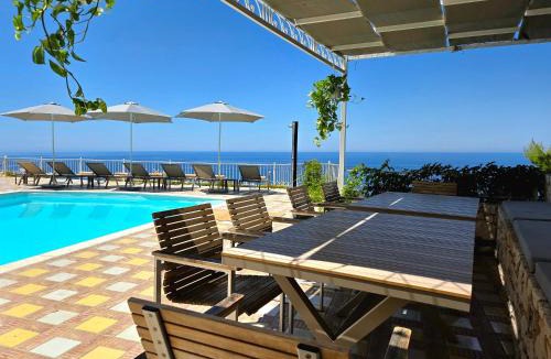 Agios Nikitas House | Villa Margaux Kathisma, Breathtaking VIEWS & Unforgettable SUNSETS - Minutes from Most Iconic BEACH