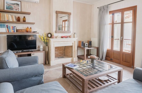 Dorida Villa | Villa "MARGO" at Skaloma, Nafpaktos