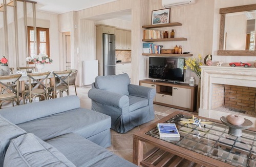 Dorida Villa | Villa "MARGO" at Skaloma, Nafpaktos