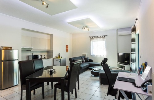 Houdetsi Villa | Villa Maria, Close to Sandy Beach & Amenities