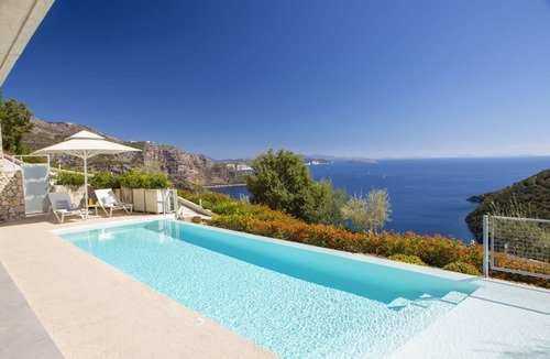 Evgiros Villa | Villa Medusa with amazing seaview & salt water pool!