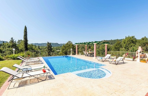 Limni Villa | Villa Mirela Megali - Four Bedroom Villa, Sleeps 9