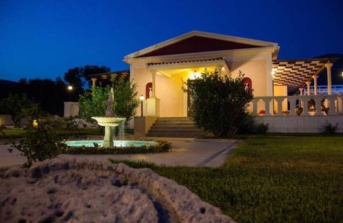 Karavados Villa | Villa 'Moustakias' with Mountain View, Wi-Fi and Air Conditioning