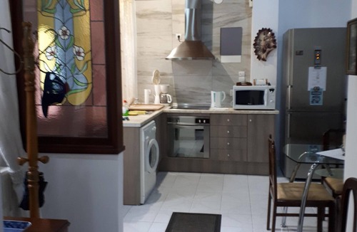 Keratsini-Drapetsona House | VILLA "NEFELI" - NEXT TO THE PORT OF PIRAEUS