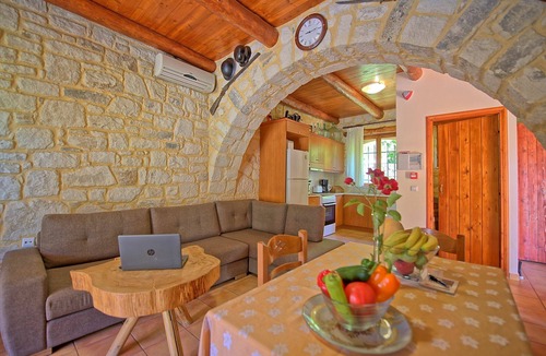 Apokoronas Villa | Villa Nipos - Villa Rental on the Island of Crete, Greece