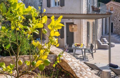 Fiskardo Villa | Villa Nónna, 1800s house renovated in 2023