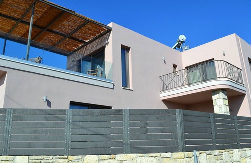 Neo Chorio Villa | Villa Philokalia- "Our love of what is beautiful does not lead to extravagance"