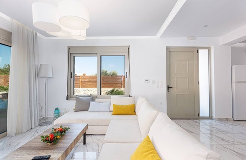 Asteri Villa | Villa Prima-4bedroom villa, 3 bathrooms, heated pool & jacuzzi with sea view!
