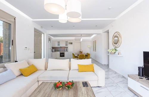 Asteri Villa | Villa Prima-4bedroom villa, 3 bathrooms, heated pool & jacuzzi with sea view!