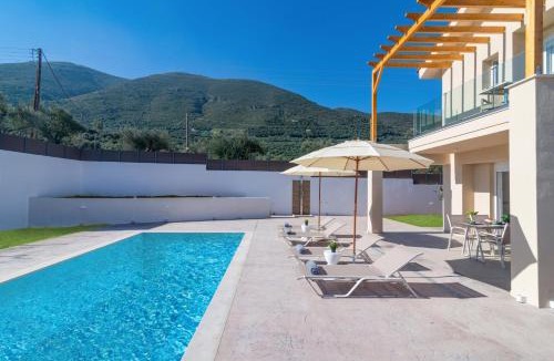 Khartata Villa | Villa Riza Sky by Villa Plus