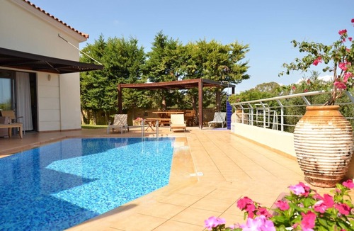 Mothiana Villa | Villa Rotunda A with private swimming pool,near Kolympari beach