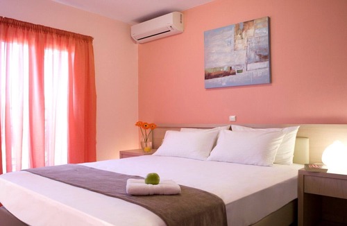 Kariotai Villa | Villa Sonia (Anthemis villas) - Private Pool, private BBQ, playground for kids!