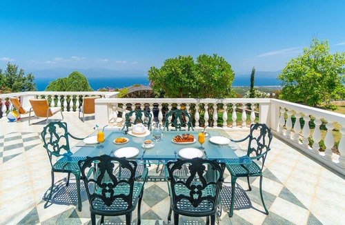 Kato Diminio Villa | Villa Stella: Hill top house outside Kiato town in Korinthos