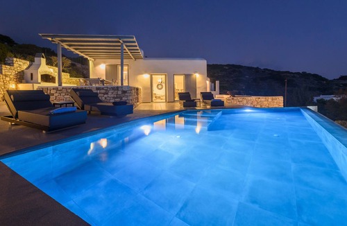 Aliki Villa | VILLA SUNSET PAROS-BRAND NEW HOME