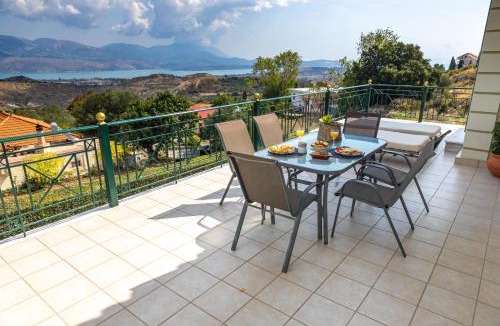 Paliki Apartment | Villa Theano - Family House in Lixouri, Kefalonia