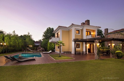 Paralia Skotinis Villa | Villa "THETIS " located in the magnificent OLYMPUS VILLAS Complex