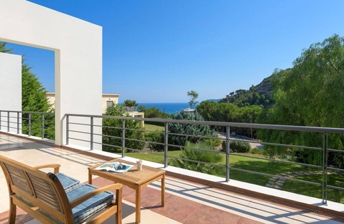 Ixia Villa | Villa Trianta - Four Bedroom Villa, Sleeps 10