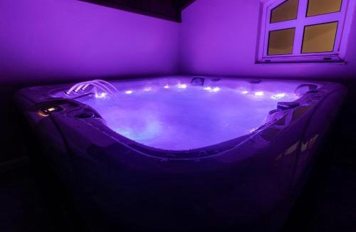 Roussospiti Apartment | Villa Ventus, 40sqm private pool & hot tub!